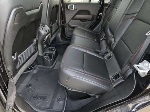 New 2025 Jeep Gladiator Rubicon w/ Convenience Group image 17