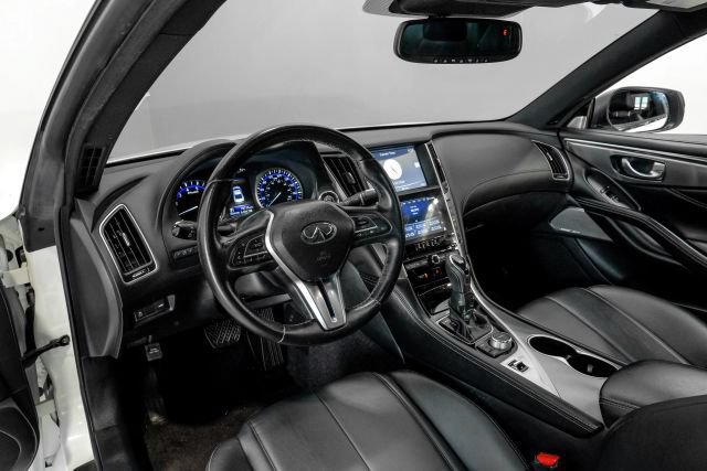 Used 2019 INFINITI Q60 3.0t Luxe RWD image 4