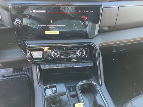 Used 2023 GMC Sierra 1500 AT4 w/ AT4 Premium Package AWD/4WD image 12