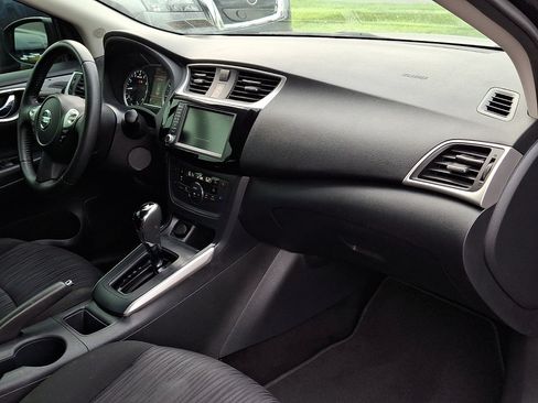 Used 2019 Nissan Sentra SV FWD image 7