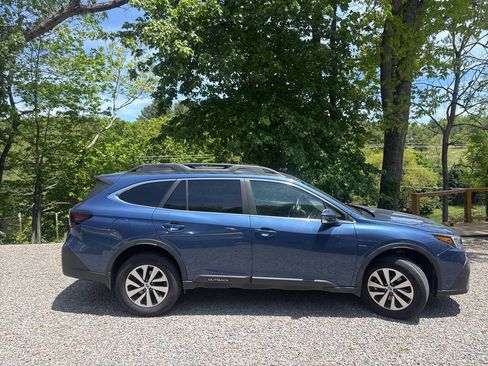 Used 2020 Subaru Outback Premium AWD/4WD image 6