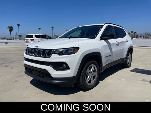 Used 2024 Jeep Compass Latitude AWD/4WD image 5