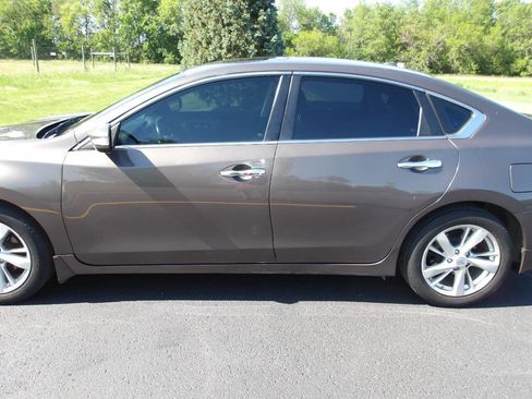 Used 2014 Nissan Altima 2.5 SL w/ Moonroof Package FWD image 32