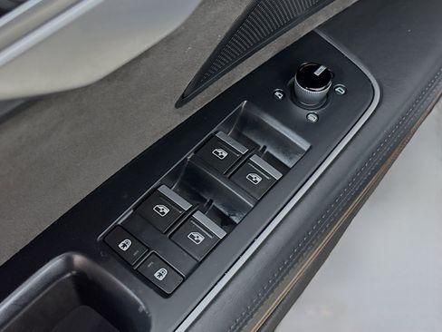 Used 2021 Audi A8 L 3.0T w/ Executive Plus Package AWD/4WD image 18