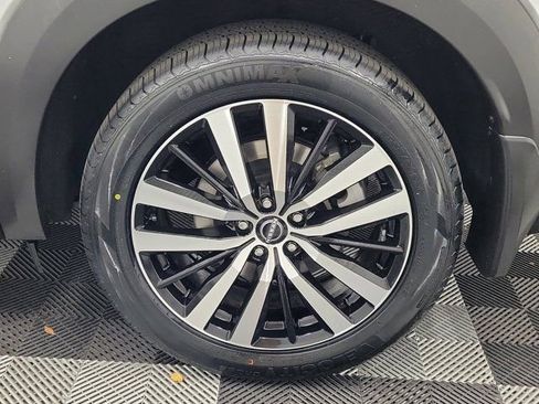 Used 2024 Nissan Pathfinder Platinum w/ Cargo Package image 9