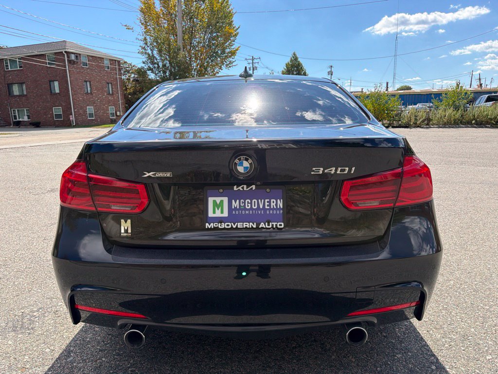 Used 2018 BMW 340i xDrive Sedan w/ Premium Package AWD/4WD image 6