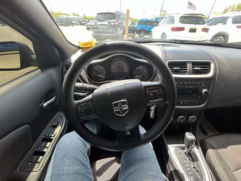 Used 2013 Dodge Avenger SE FWD image 25