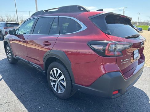 Used 2025 Subaru Outback Premium image 7