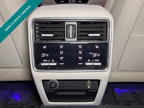 Used 2022 Porsche Cayenne Turbo image 8