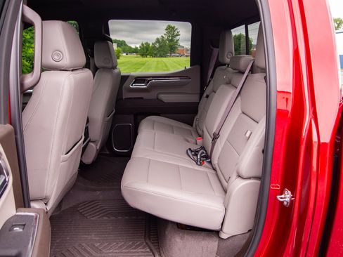 Used 2024 Chevrolet Silverado 1500 LTZ AWD/4WD image 25