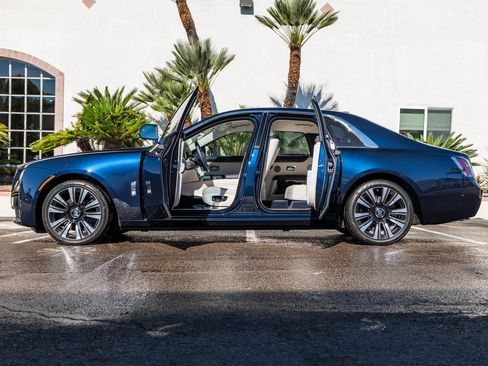 Used 2024 Rolls-Royce Ghost image 41