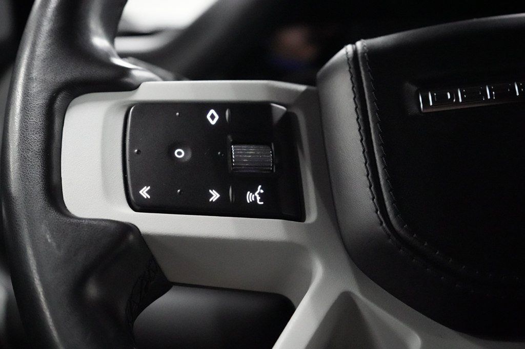 Used 2023 Land Rover Defender 130 X-Dynamic SE AWD/4WD image 12