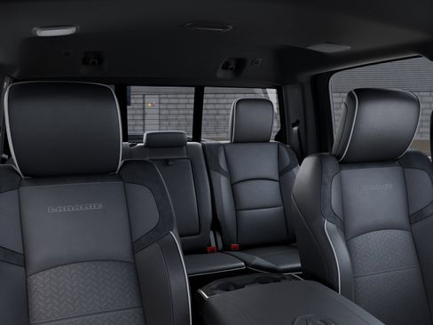 New 2026 RAM 3500 Laramie AWD/4WD image 32