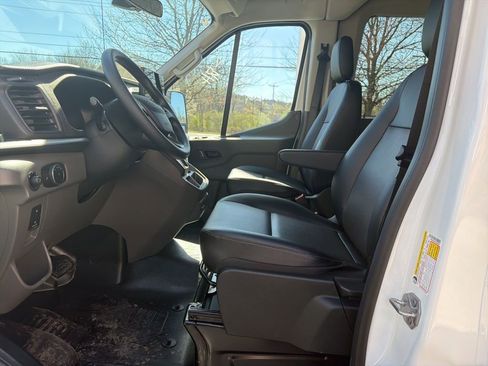 New 2026 Ford Transit 350 148 Medium Roof Wagon AWD image 19