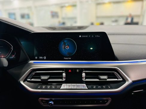 Used 2022 BMW X6 xDrive40i w/ M Sport Package image 28