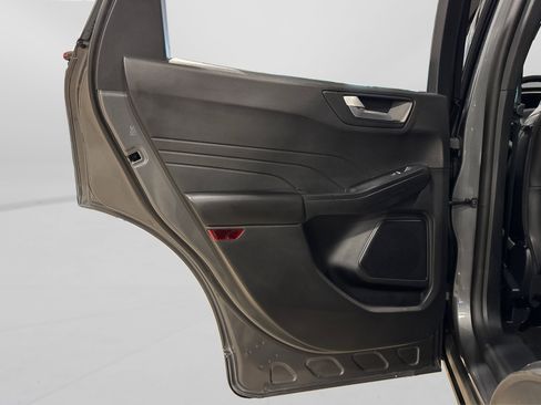 Used 2025 Ford Escape Platinum image 40