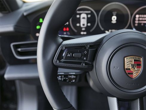 Used 2025 Porsche Taycan image 22