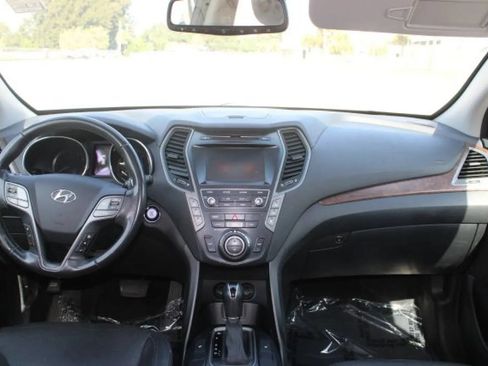 Used 2018 Hyundai Santa Fe SE w/ SE Premium Package 02 AWD/4WD image 11