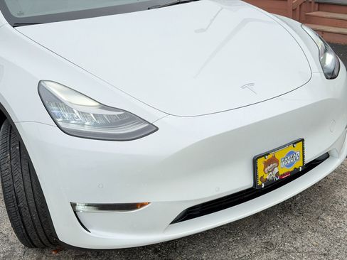 Used 2022 Tesla Model Y Long Range image 91