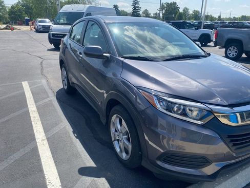 Used 2022 Honda HR-V LX image 2