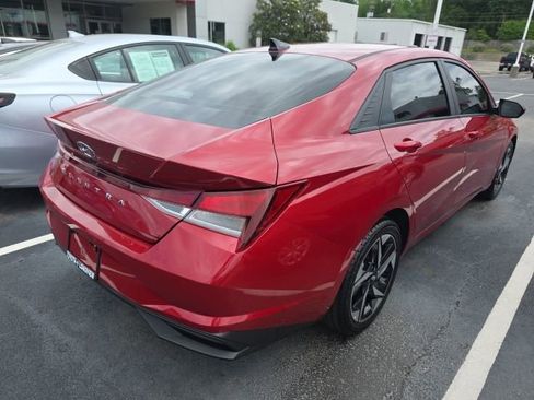 Used 2023 Hyundai Elantra SEL w/ Convenience Package FWD image 6