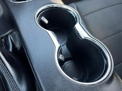 Used 2017 Ford Mustang V6 image 46