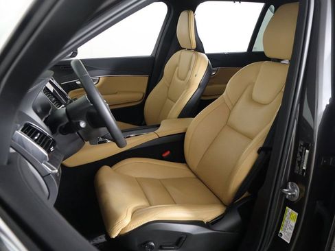 Used 2024 Volvo XC90 B6 Ultimate w/ Protection Package Premier AWD/4WD image 35