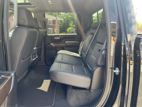 Used 2021 GMC Sierra 3500 Denali w/ Denali Black Diamond Edition AWD/4WD image 24