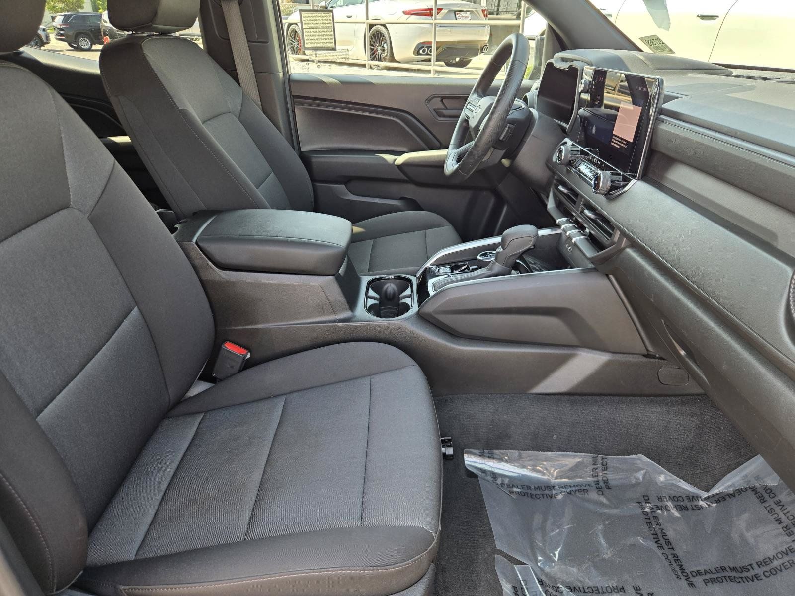 Used 2023 Chevrolet Colorado Trail Boss w/ Technology Package AWD/4WD image 32