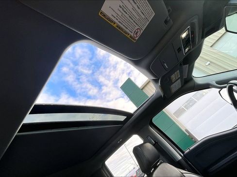 Used 2024 Ford F350 Lariat image 23