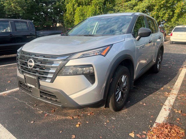 Used 2024 Nissan Rogue S AWD/4WD image 1