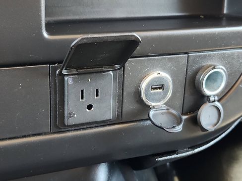 Used 2016 Chevrolet Express 2500 RWD image 17