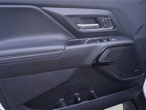 Used 2025 Chevrolet Silverado EV LT image 26