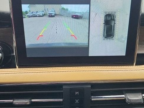 Used 2021 Lincoln Corsair Reserve w/ Equipment Group 201A image 4