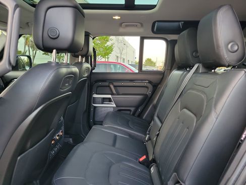 Used 2020 Land Rover Defender 110 HSE image 16