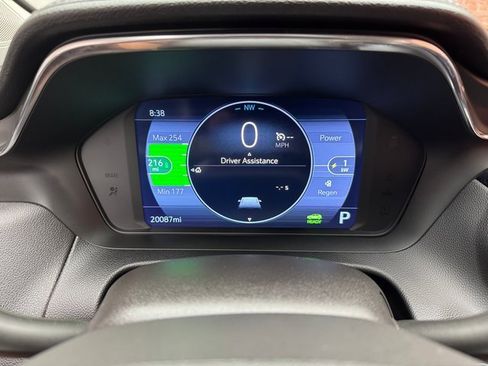 Used 2023 Chevrolet Bolt EUV LT w/ Driver Confidence Package image 16