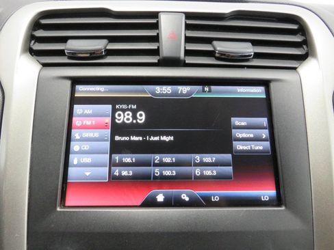 Used 2016 Ford Fusion SE w/ Equipment Group 202A FWD image 18