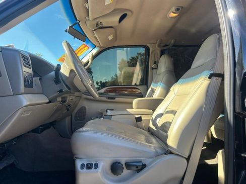 Used 2001 Ford F250 Lariat image 9