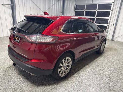 Used 2018 Ford Edge Titanium w/ Equipment Group 301A AWD/4WD image 15