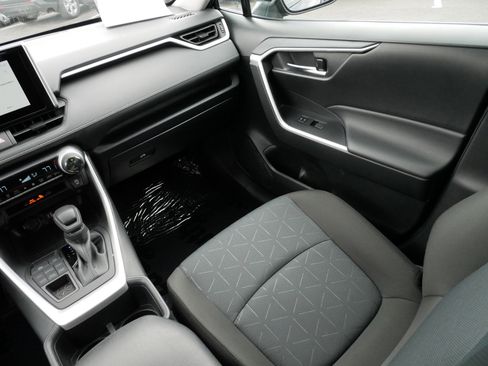 Certified 2025 Toyota RAV4 XLE AWD/4WD image 11