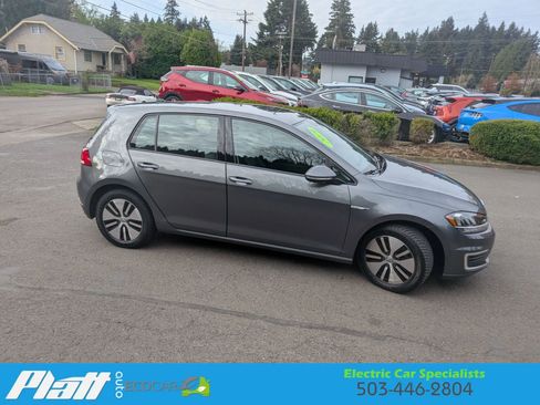 Used 2019 Volkswagen e-Golf SE w/ Driver Assistance Package image 10