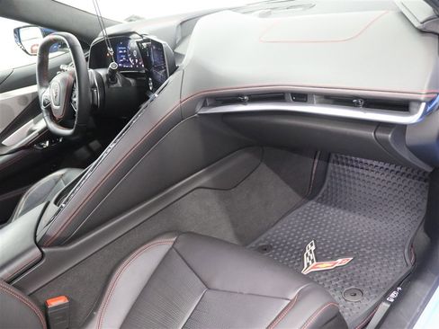 Used 2021 Chevrolet Corvette Stingray Premium Cpe w/ Z51 Performance Package RWD image 23