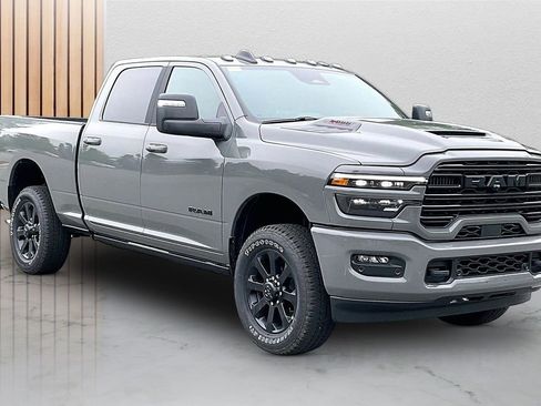 New 2026 RAM 2500 Laramie AWD/4WD image 2