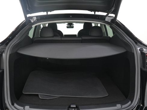 Used 2023 Tesla Model Y Long Range AWD/4WD image 9