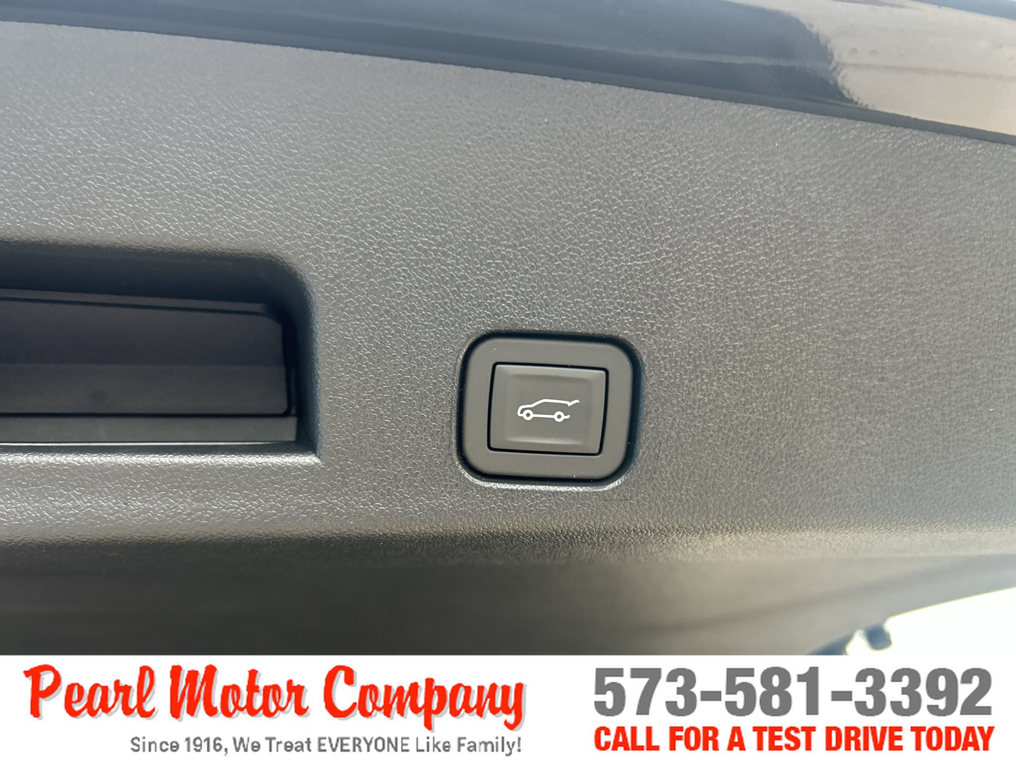 New 2027 Chevrolet Traverse Z71 w/ Driver Confidence Package AWD/4WD image 26