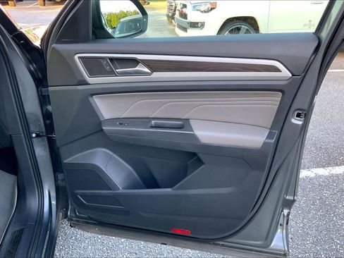 Used 2023 Volkswagen Atlas SE image 22