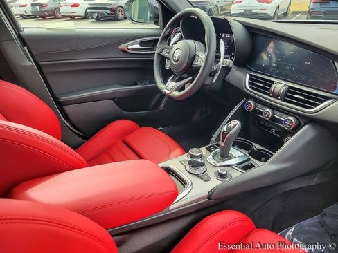 New 2025 Alfa Romeo Giulia AWD w/ Veloce Package AWD image 23