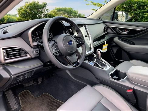 Used 2025 Subaru Outback Onyx Edition image 16