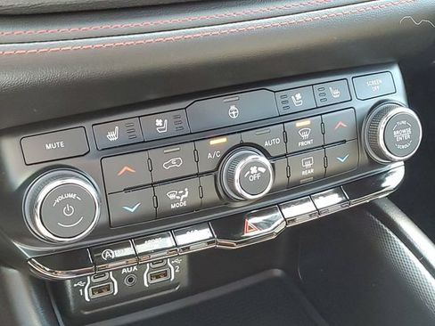 Used 2023 Dodge Durango GT AWD/4WD image 21