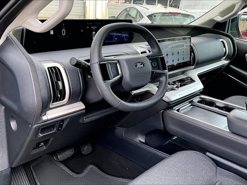 Certified 2025 Ford Expedition Active RWD image 18
